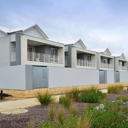 Modern Luxury 1 Bedroom Apartment - Walk To The Shops! Free Wifi Clarkson Extérieur photo
