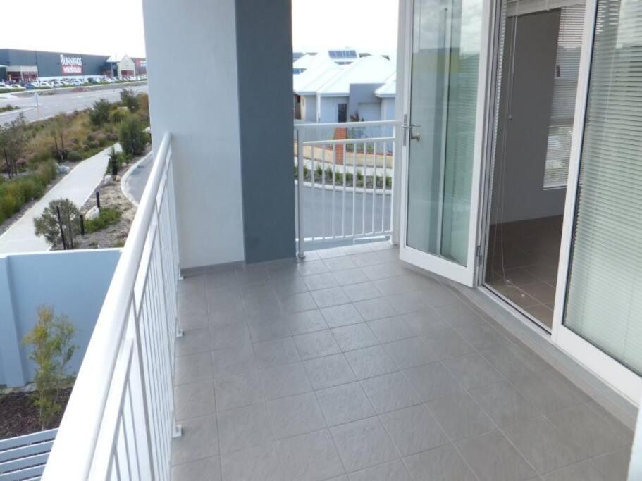 Modern Luxury 1 Bedroom Apartment - Walk To The Shops! Free Wifi Clarkson Extérieur photo