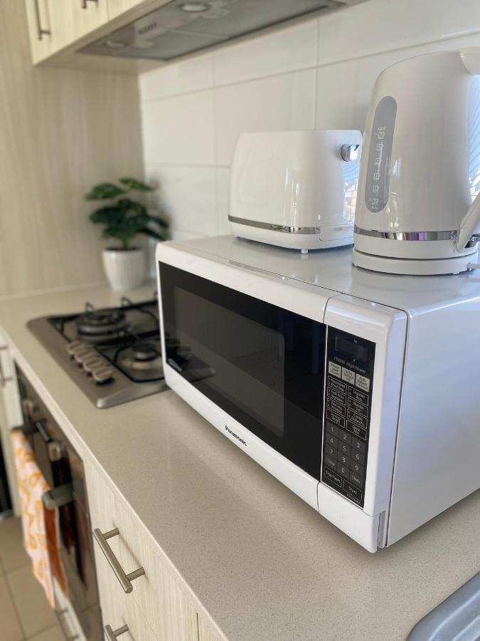 Modern Luxury 1 Bedroom Apartment - Walk To The Shops! Free Wifi Clarkson Extérieur photo