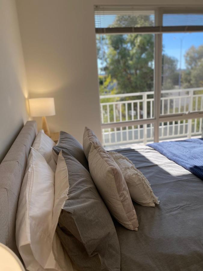 Modern Luxury 1 Bedroom Apartment - Walk To The Shops! Free Wifi Clarkson Extérieur photo