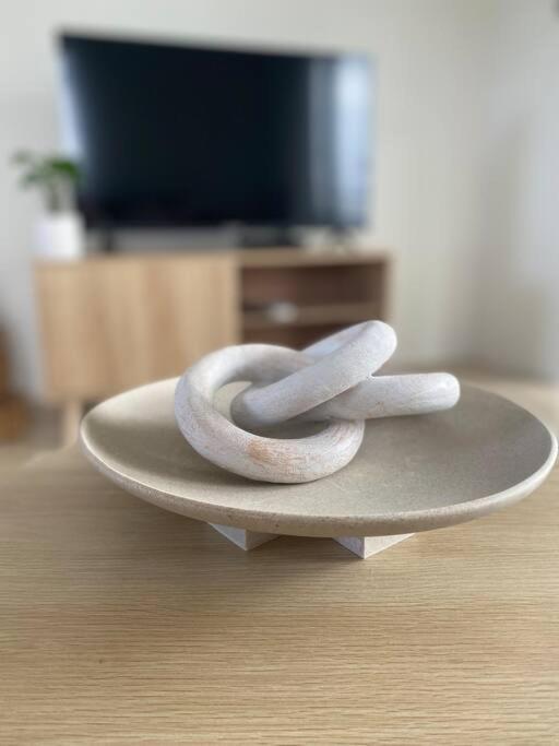 Modern Luxury 1 Bedroom Apartment - Walk To The Shops! Free Wifi Clarkson Extérieur photo